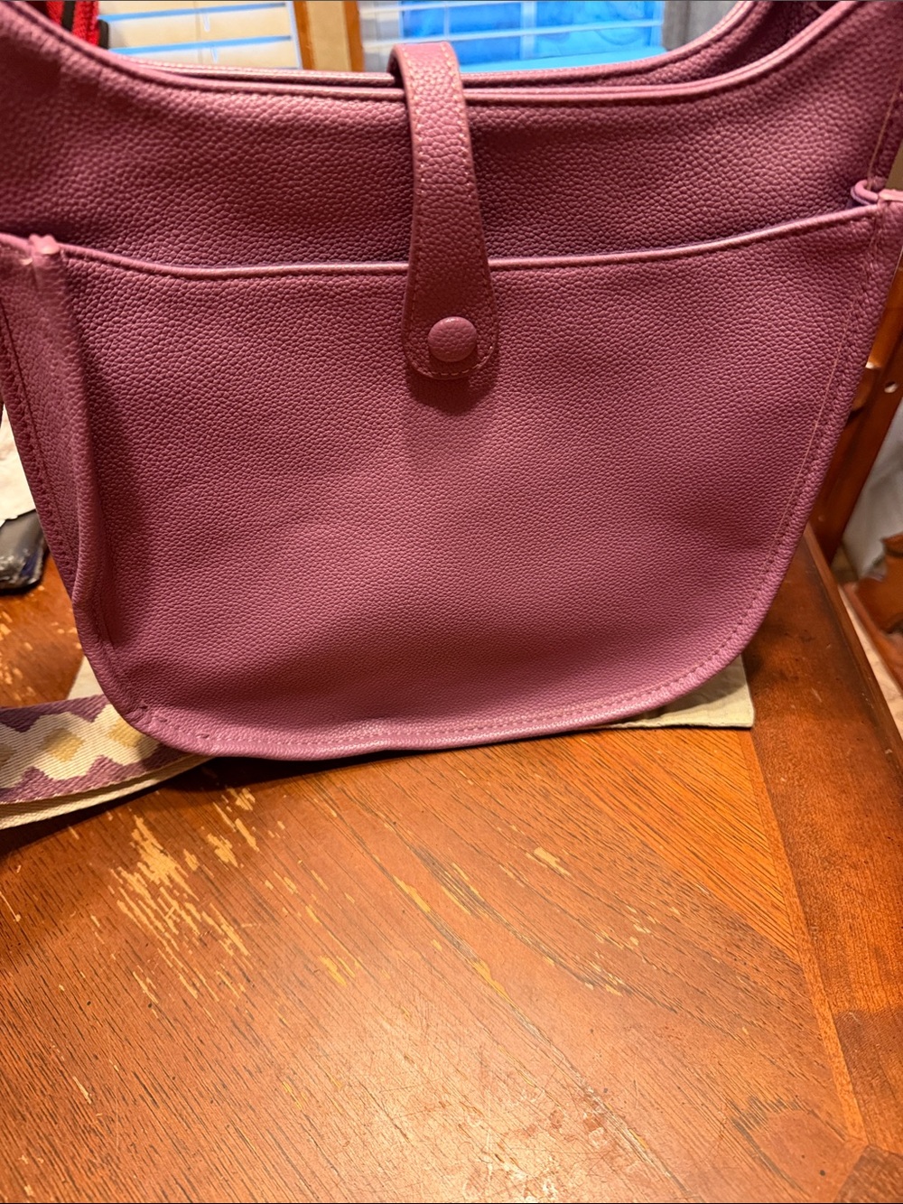 Vegan leather handbag in lavender lilac